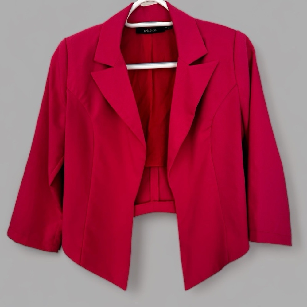 Arc & Co Pink Cropped Blazer. Size Small